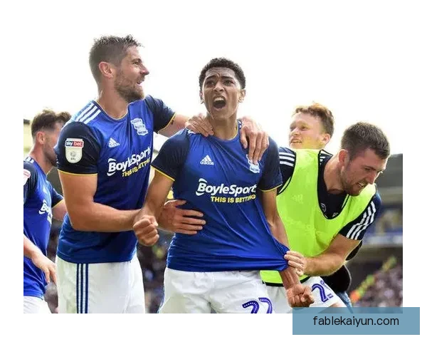 伊普斯维奇主帅麦肯纳带队表现稳健，球队竞争力持续提升