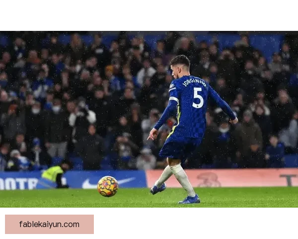 若日尼奥技术特点：传球精准、控球稳健、中场调度能力突出